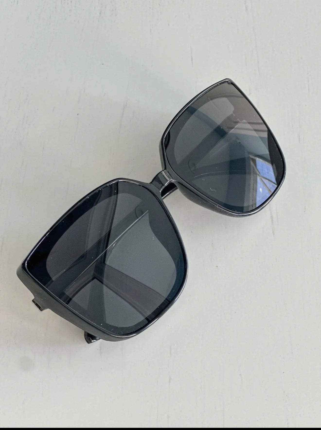 Cleo Cat Eye Suglasses