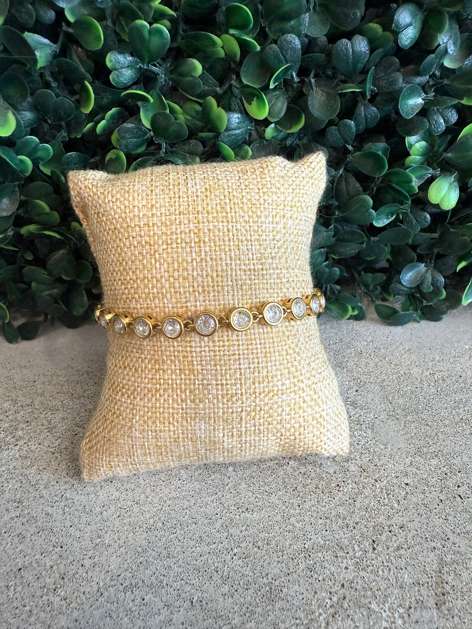 18K Gold Non-Tarnish Rhinestone Bracelet