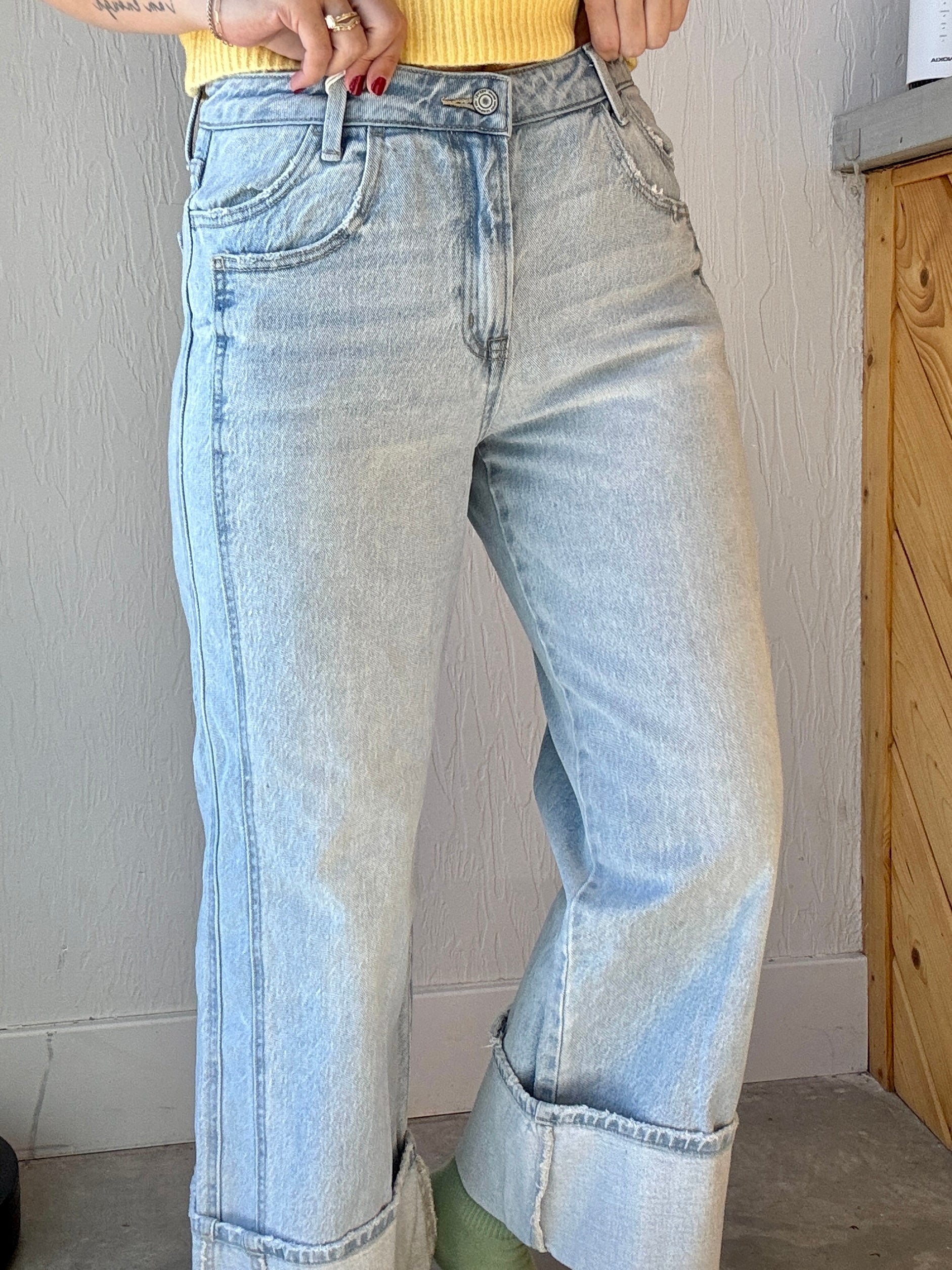 Baggy Cuffed Jeans