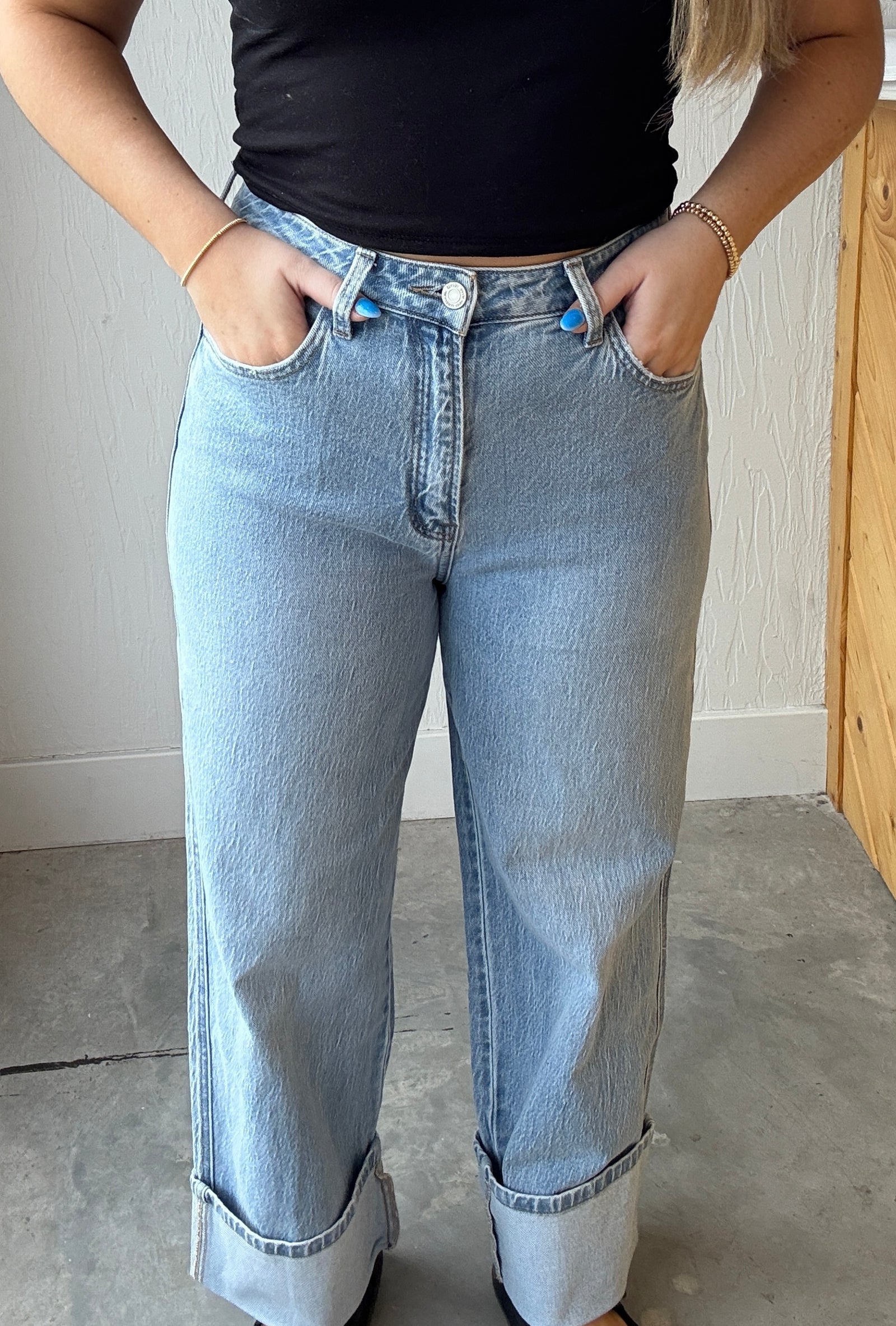 Vervet Light Wash Cuffed Crop Jean