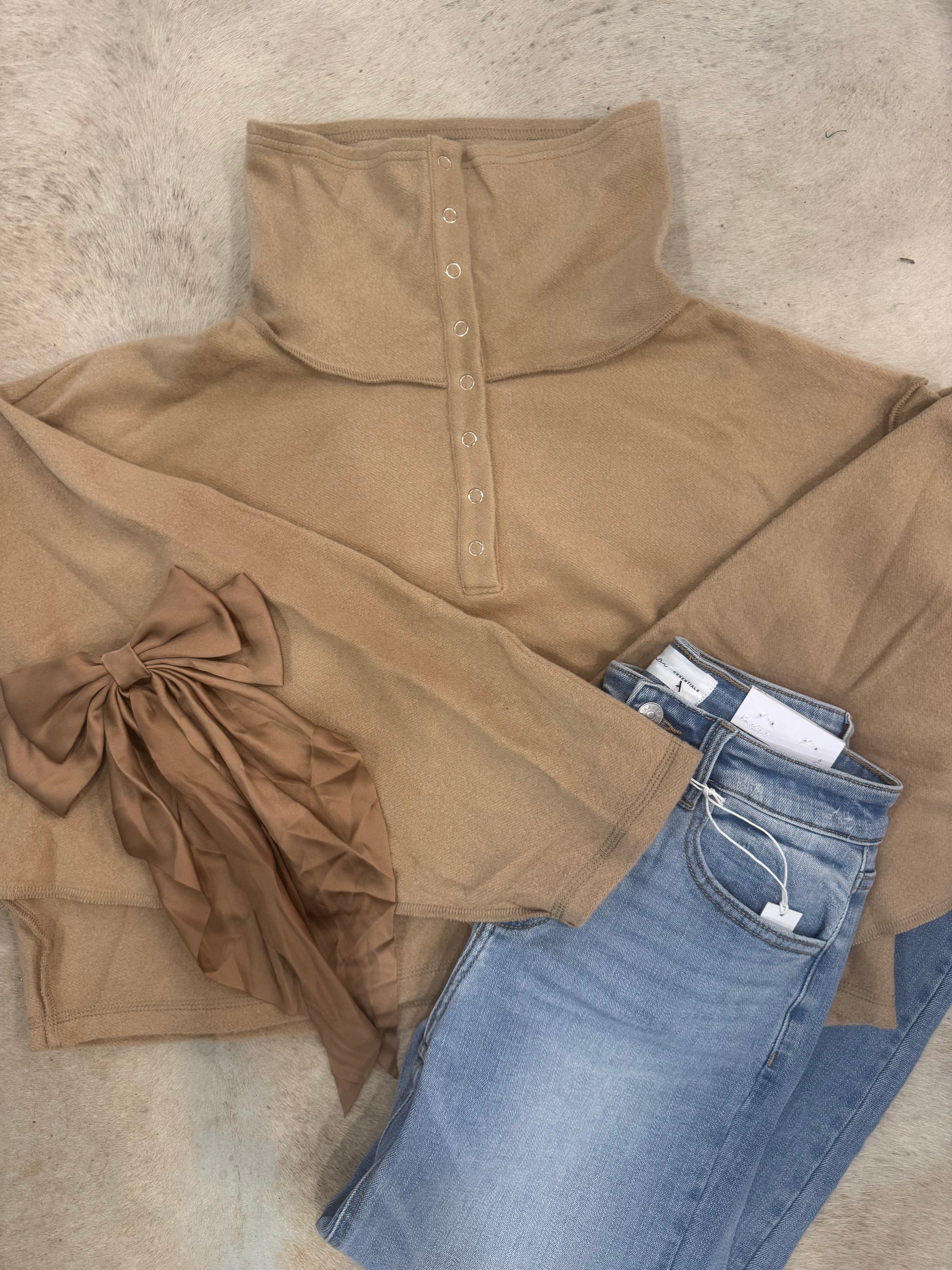 Tan Snap Front Top